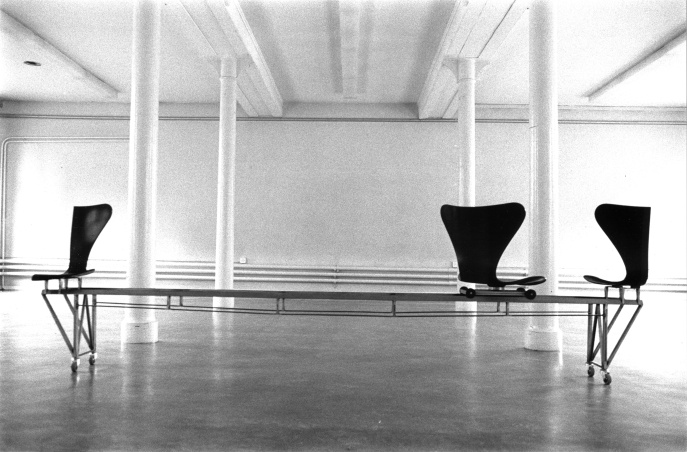 sculpture with chairs: moving between two wishes. - 1